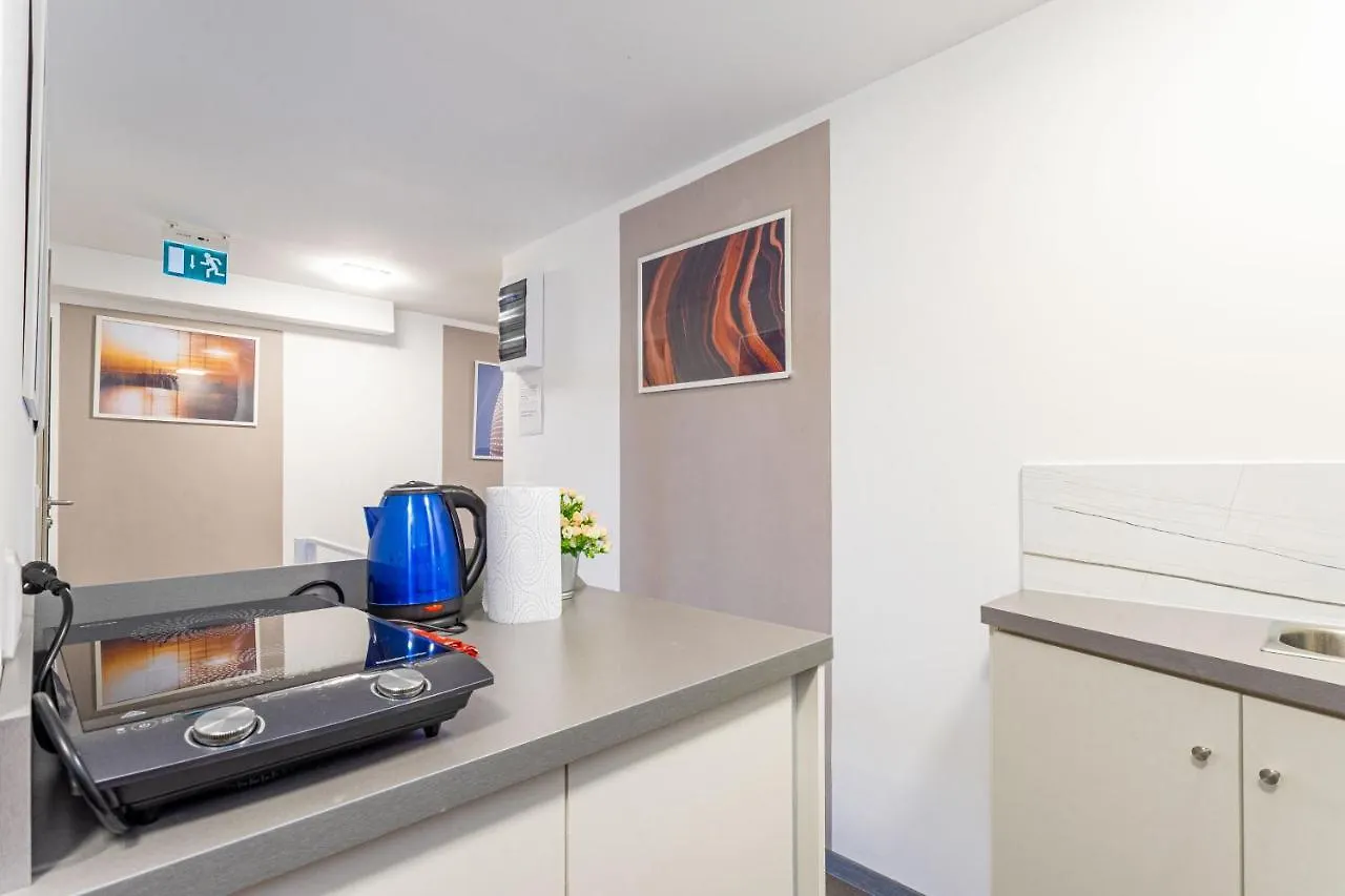 Rakoczi 4 Bedroom Centre Apartment Budapest