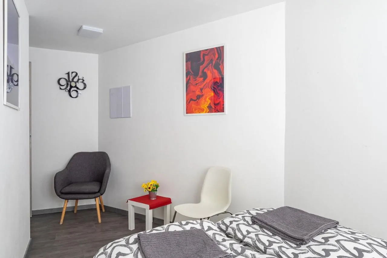 Rakoczi 4 Bedroom Centre Apartment Budapest Hungary