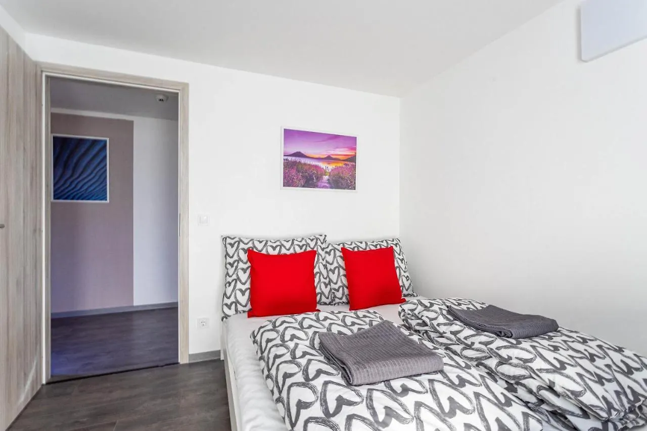 Rakoczi 4 Bedroom Centre Apartment Budapest