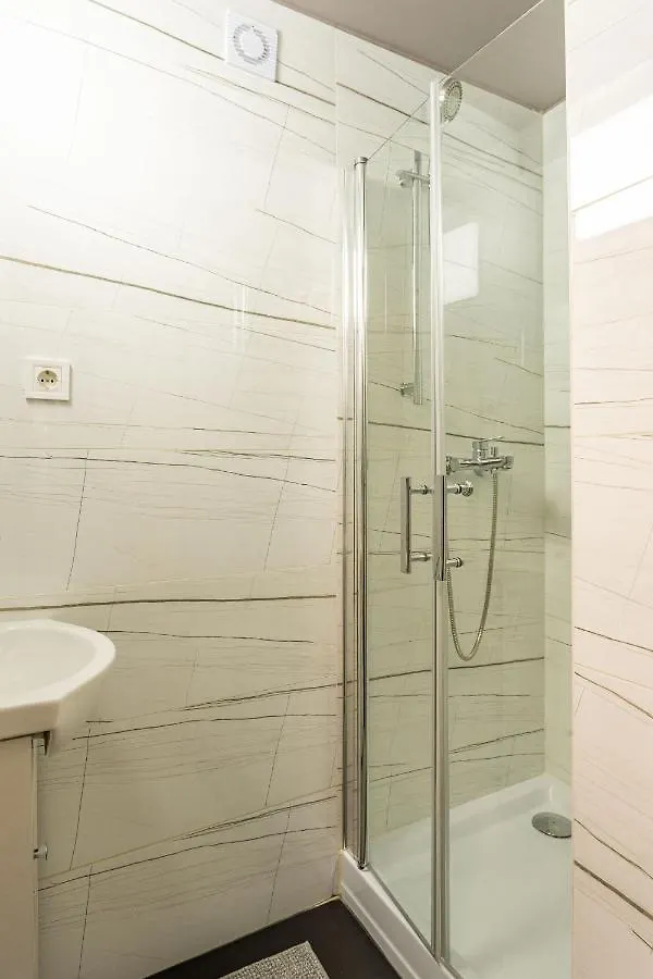 Rakoczi 4 Bedroom Centre Apartment Budapest
