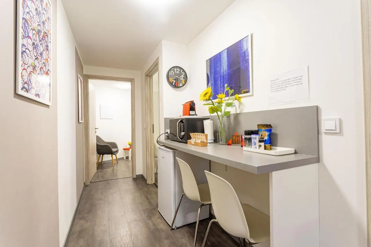 Rakoczi 4 Bedroom Centre Apartment Budapest Hungary